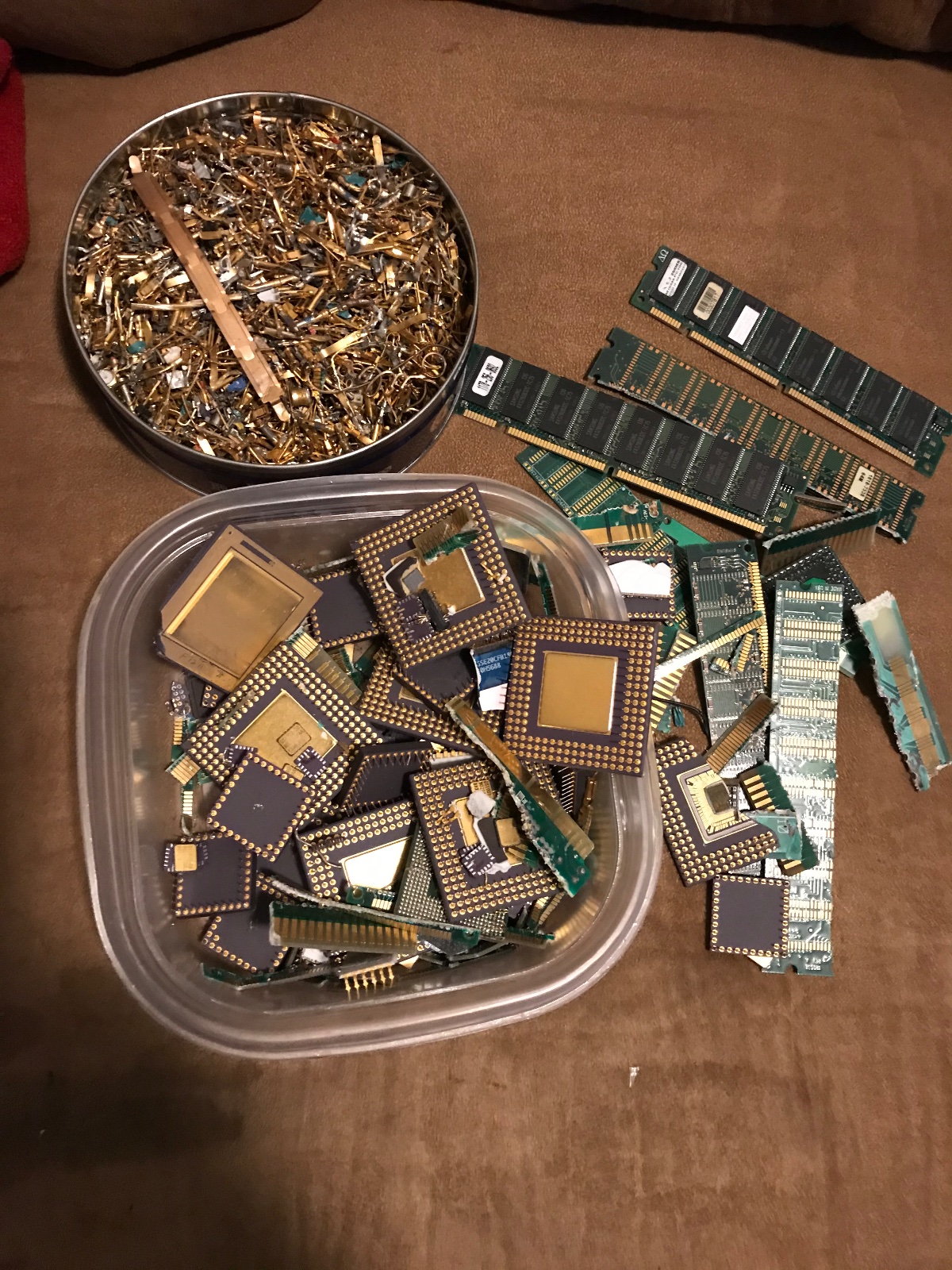 Electronic gold scrap for gold recovery