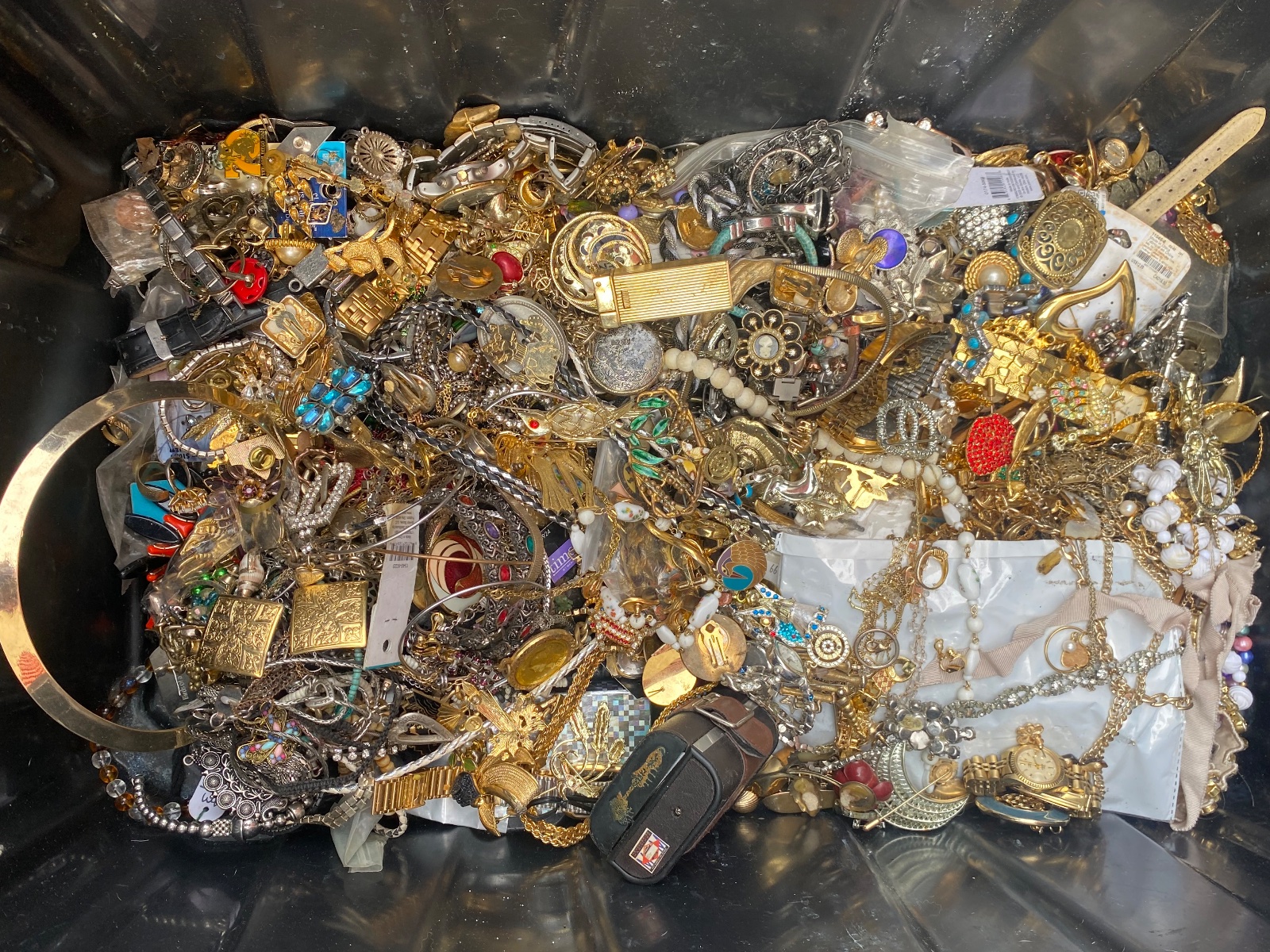 Mixed jewelry lot